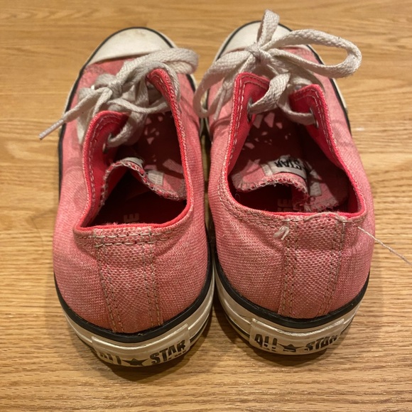 Hot pink Converse sneakers size 6 - Picture 2 of 4